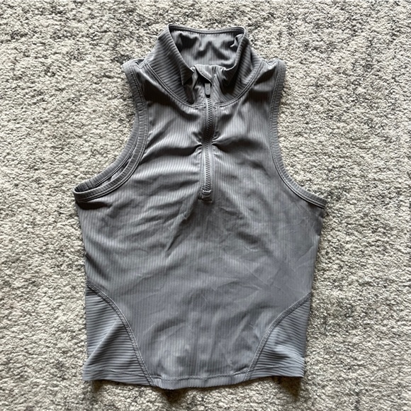 Gray Sleeveless Lululemon Women's Top - Picture 1 of 2